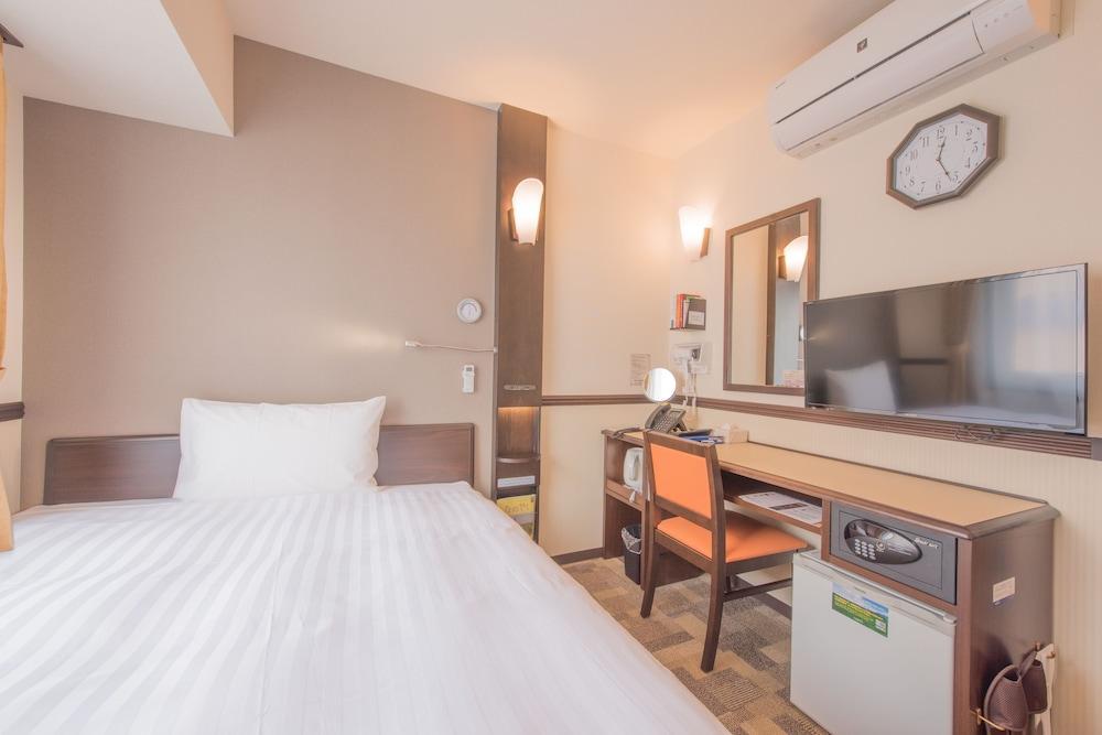 Toyoko Inn Toyama-Eki Shinkansen-Guchi No.2 Kültér fotó